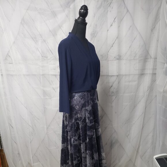 Leslie Fay Navy Sequin Maxi Evening Gown Size 10 - Picture 4 of 15